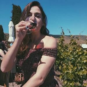 Meet your Posher, Caroline